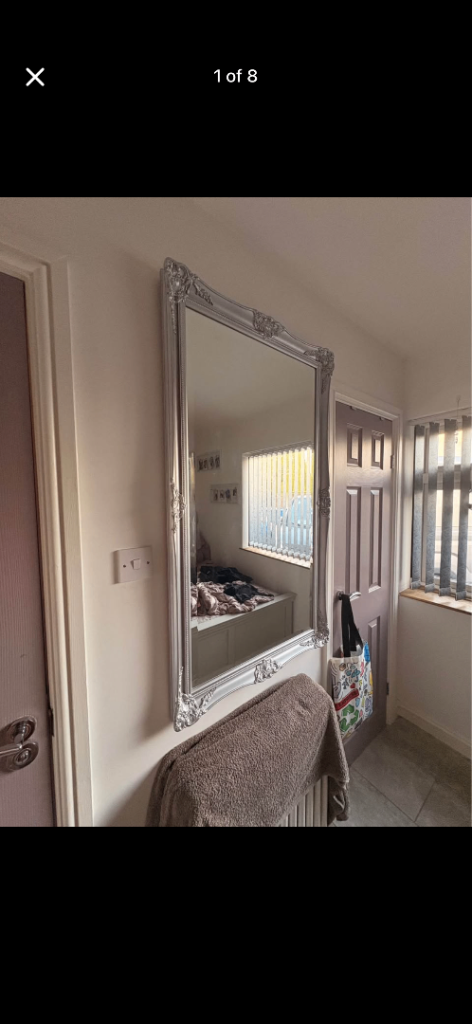 Grey mirror 