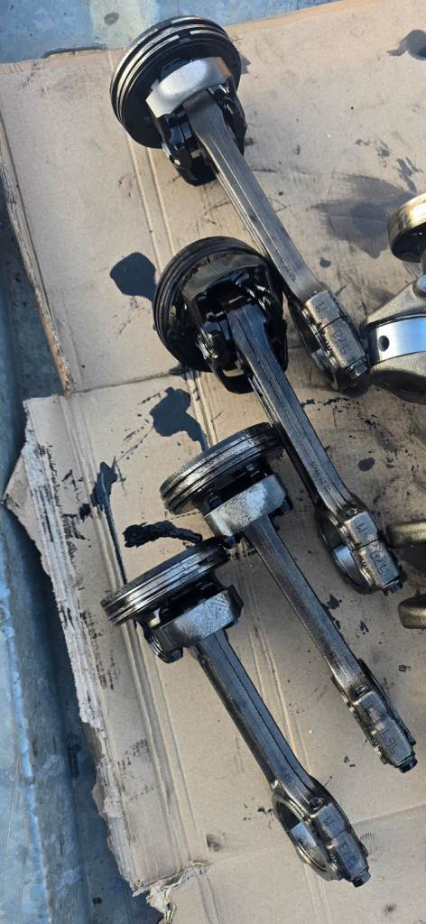 Renault Nissan Mercedes 1.5L Diesel K9K Pistons With Connecting Rods