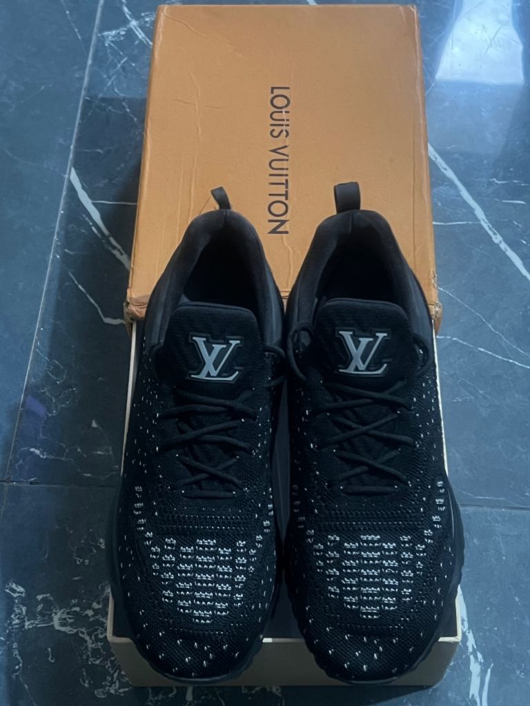 Louis Vuitton Black Trainers -brand new