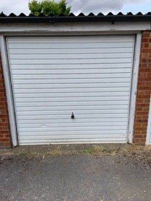  Garage to Rent
