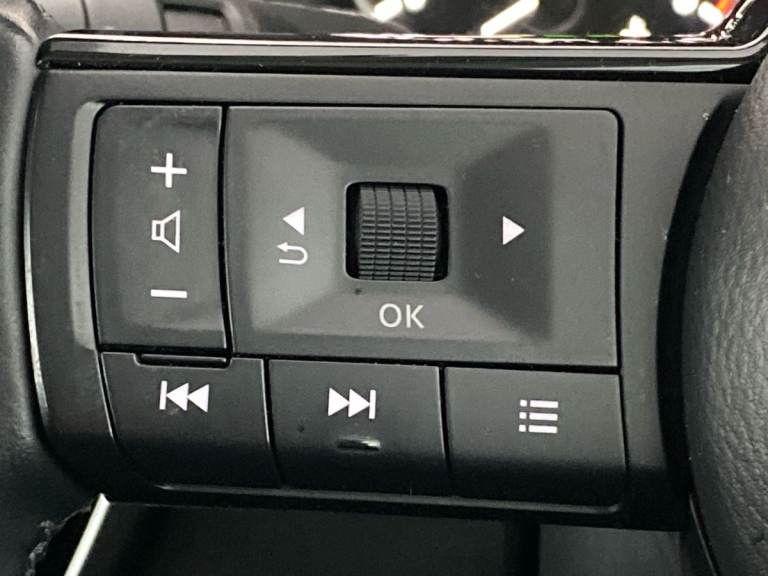 2022 Nissan Qashqai 1.3 DiG-T MH Acenta Premium 5dr Crossover/SUV PETROL Manual