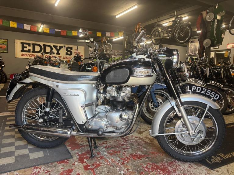 1966 TRIUMPH THUNDERBIRD 6T 650CC CLASSIC MOTORCYCLE