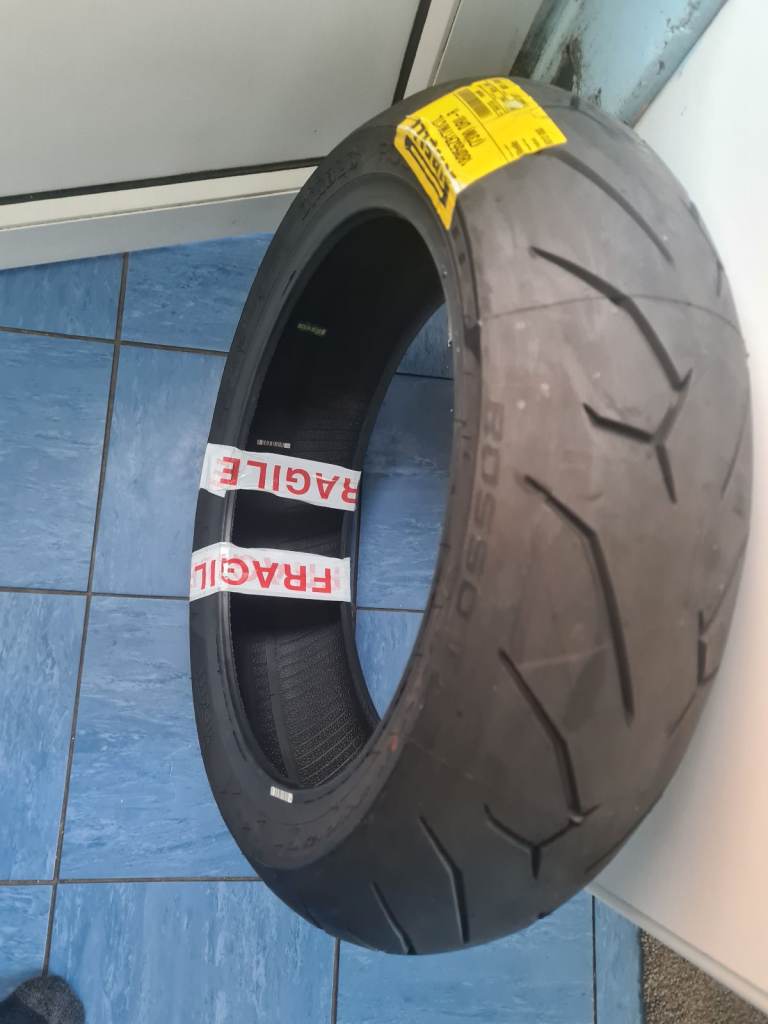 Pirelli Diablo rosso 2 180 55 17 Rear Motorcycle Tyre brand new 180 /55 /17