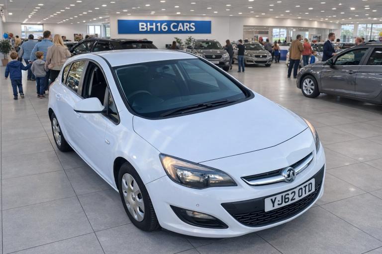 2013 Vauxhall Astra 1.3 CDTi 16V ecoFLEX ES 5dr HATCHBACK Diesel Manual