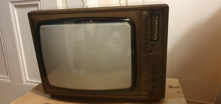 CRT television, retro gaming. CTV 1401