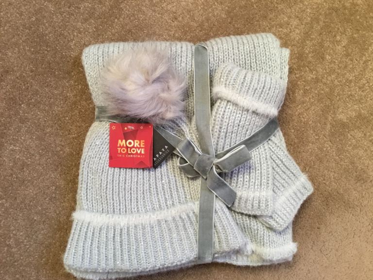 Hat, Scarf and Glove Set - New with Tag 