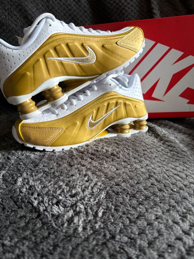  Nike Shox TL trainers in gold and white,Size 5.5