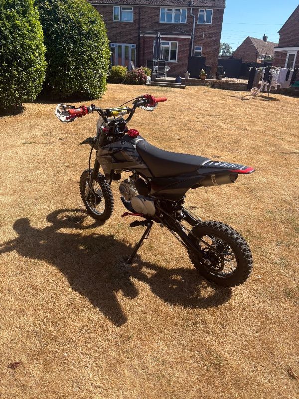 Stomp 140cc pitbike