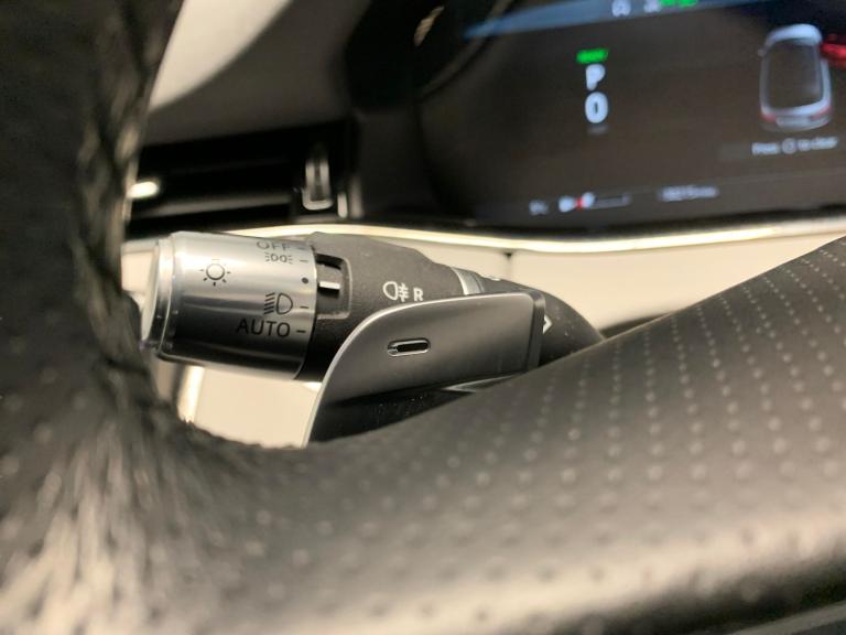 2021 Land Rover Range Rover Evoque 1.5 P300e 12.2kWh R-Dynamic SE SUV 5dr Petrol Plug-in Hybrid A...