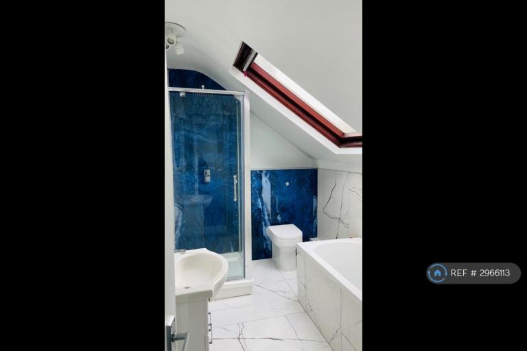 Studio flat in Sydenham Road, Croydon, CR0 (#2966113)