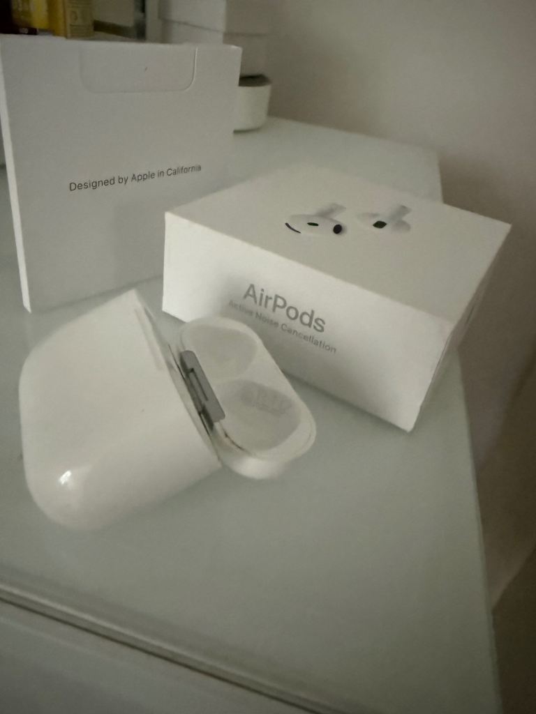 Apple AirPods 4 noise cancellation Charging Case ONLY with box