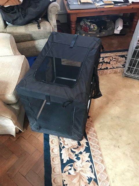 Folding fabric dog travel crate