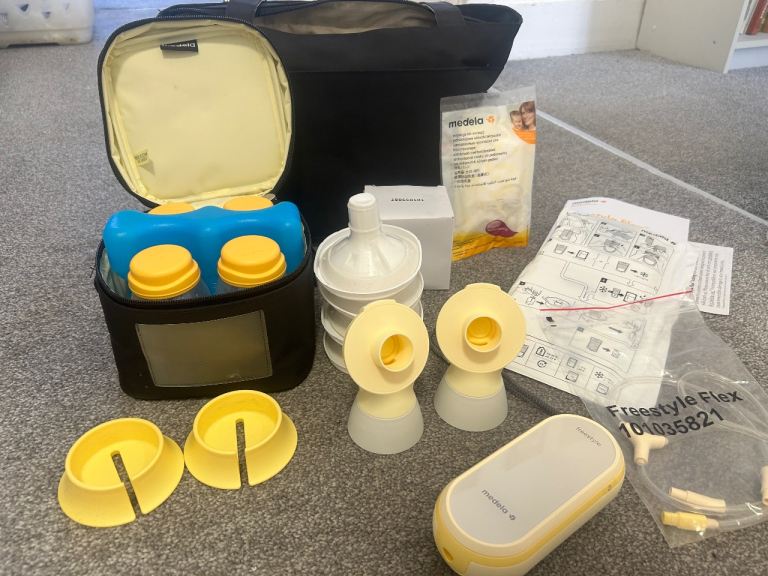 Medela Freestyle Flex Double Electric Breast Pump with Accessories