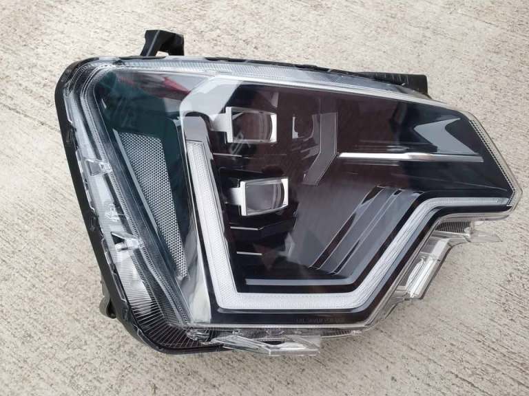 GENUINE 2022-25 KIA NIRO LED DRIVERS HEADLIGHT 92102AT120