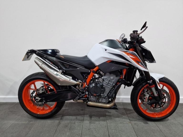 2020 KTM 890 DUKE R, Full Tech Pack, Maxton Rear Shock, 4412 Miles, Super Clean!