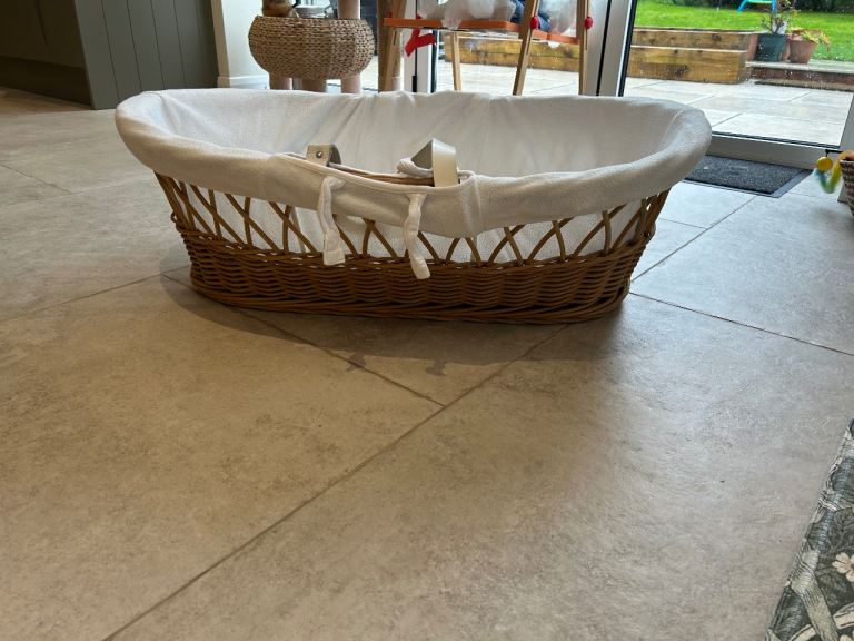 Moses Basket, Mattress, Mattress Cover and Sheets