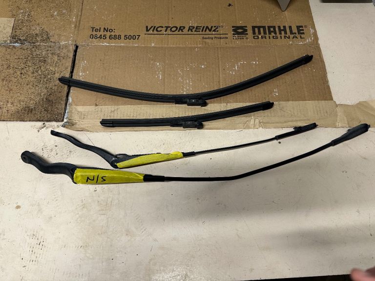 Vauxhall Corsa D Wiper Arms Front Pair of Drivers & Passengers 2006 - 2014