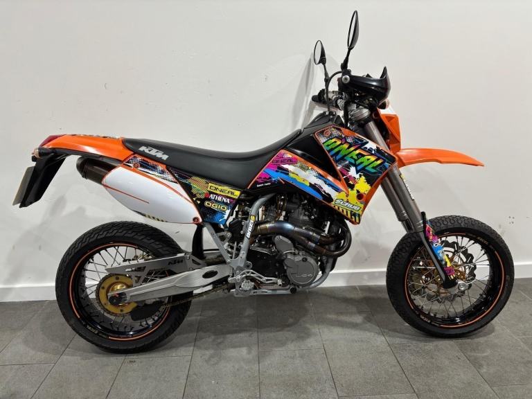 2004 KTM 625 SMC Supermoto, 3332 Mls, Big Pumper Carb, WP Suspension, Akrapovic