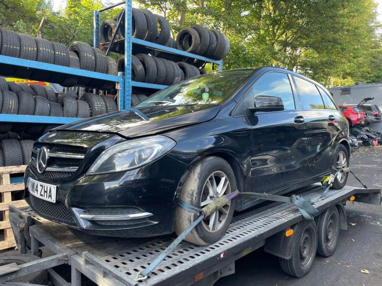 MERCEDES B CLASS 1.5 DIESEL 2014 (K9KF4512) BLACK BREAKING FOR PARTS