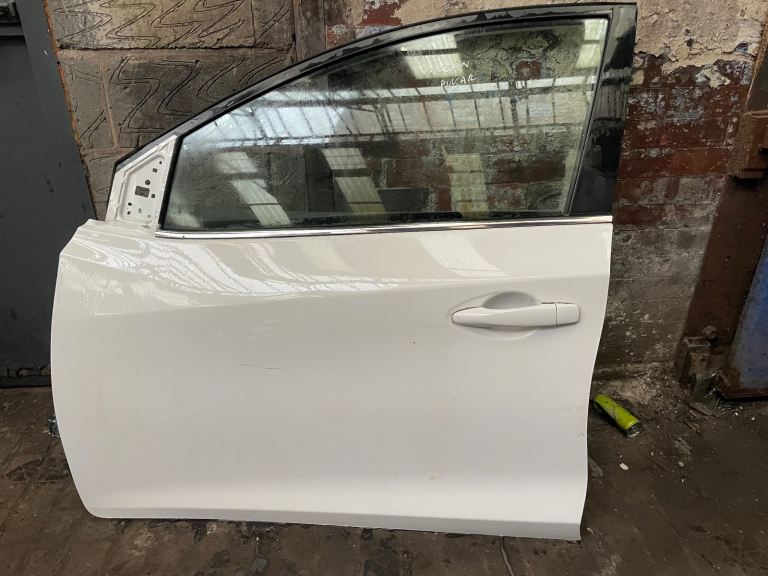 NISSAN PULSAR Front passenger Side White Colour Code QAB 2014-2017