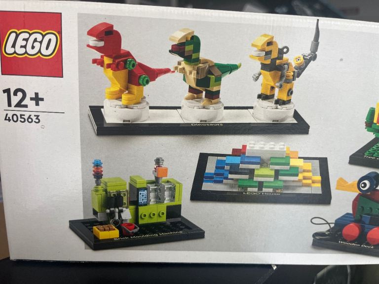 NEW LEGO Tribute to LEGO House 40563 Set - Dinosaurs & Brick Moulding Machine