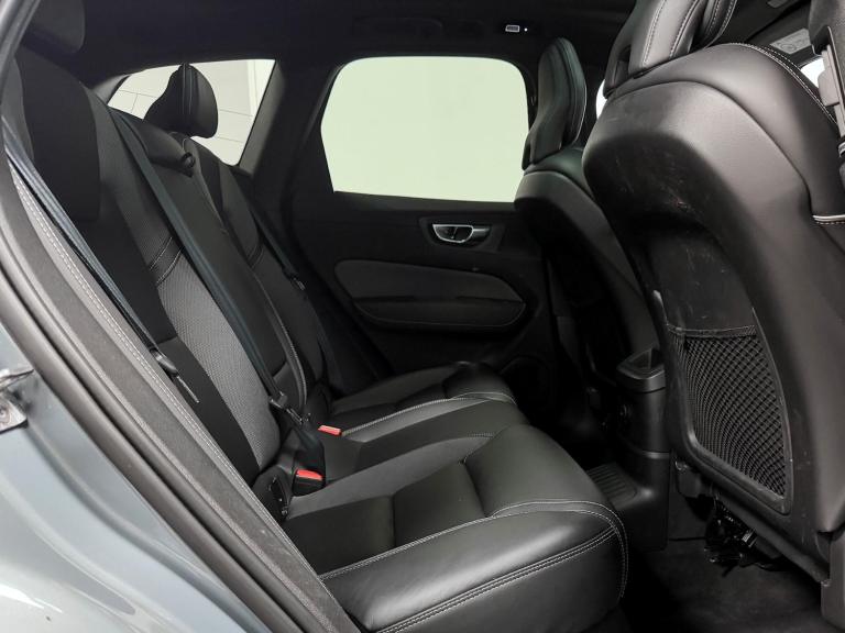 2021 Volvo XC60 R-Design Pro T8 AWD (390 hp) Auto ESTATE Petrol/Electric Hybrid Automatic