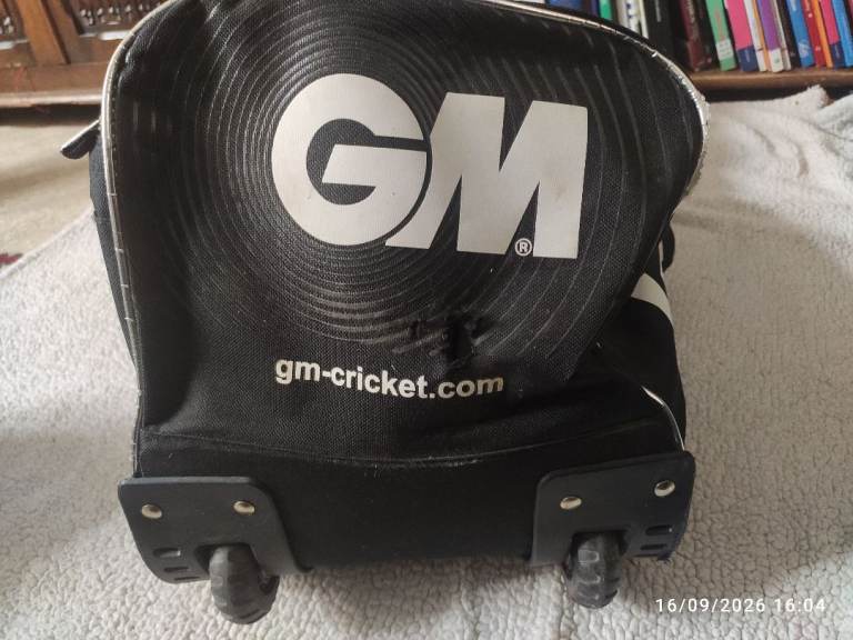 GM Cricket Kit Bag with Wheels – Good Condition