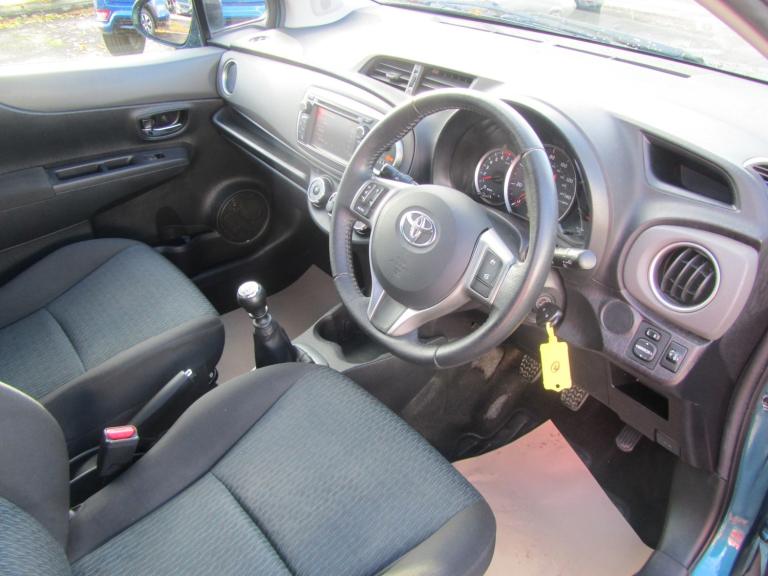 TOYOTA YARIS 1.3 Dual VVT-i TR 2012