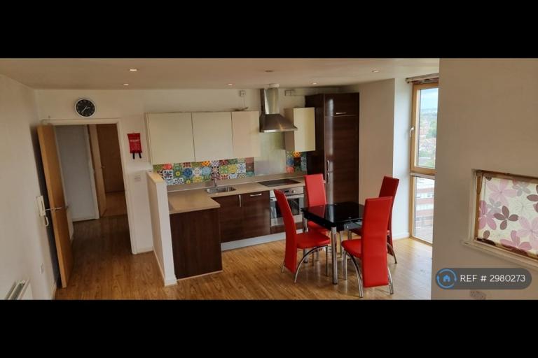 2 bedroom flat in Arboretum Place, Barking, IG11 (2 bed) (#2980273)