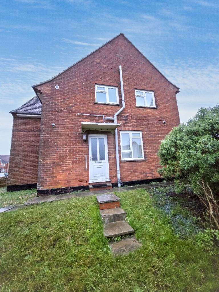 3 bedroom property in Basingstoke available for viewing