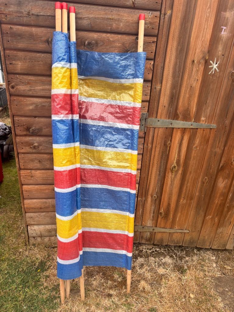 Beach windbreak 