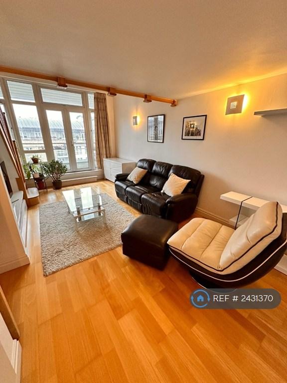 3 bedroom flat in St Davids Square, London, E14 (3 bed) (#2431370)