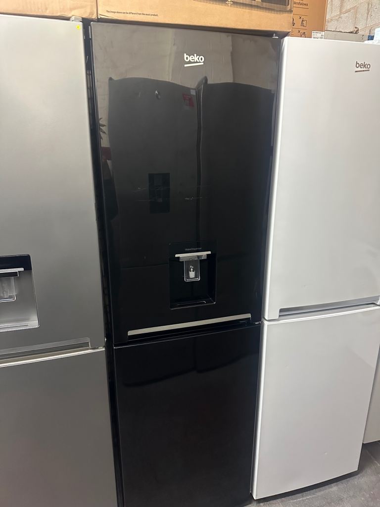 BLACK BEKO FRIDGE FREEZER WITH DISPENSER 