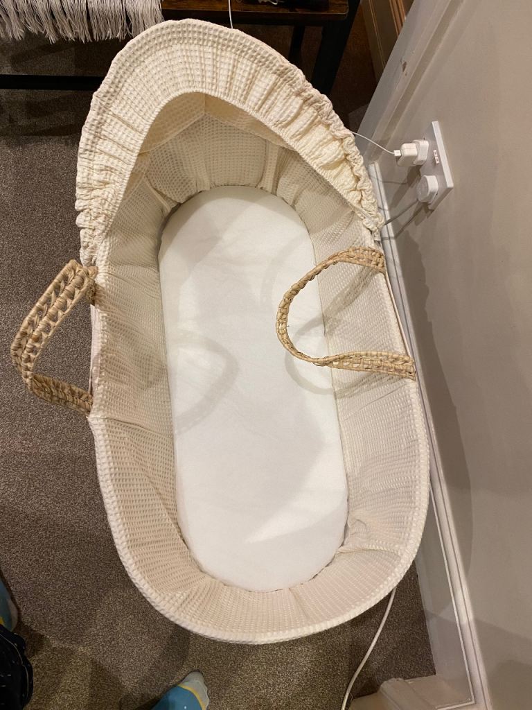 Clair de Lune Moses Basket with Rocking Stand