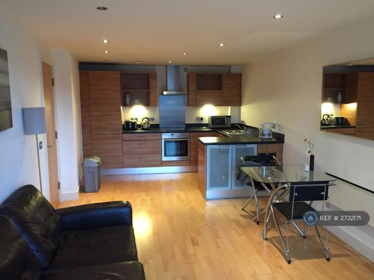 1 bedroom flat in Clarence House, Leeds, LS10 (1 bed) (#2732171)