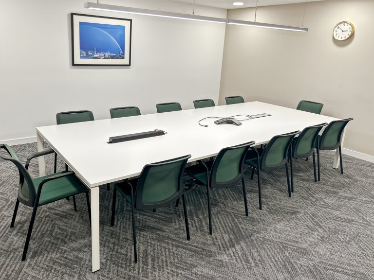 Manchester - M14DZ \ Flexible Workspace for Up to 10 Desks