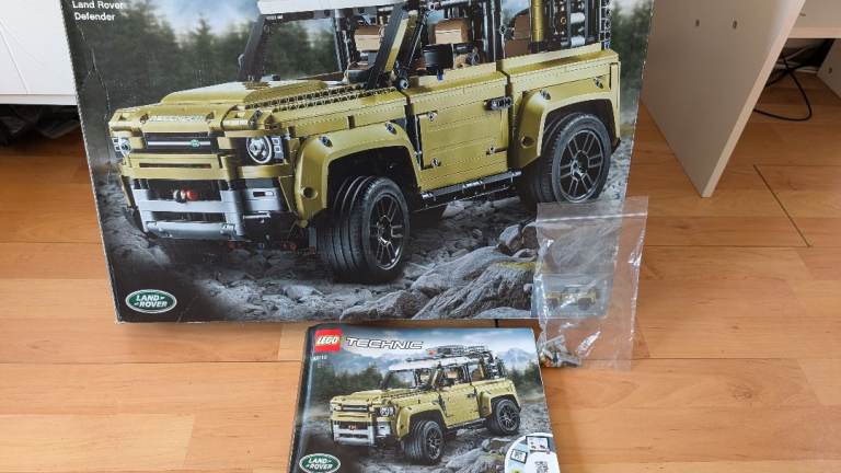 Lego Land Rover Defender 42110