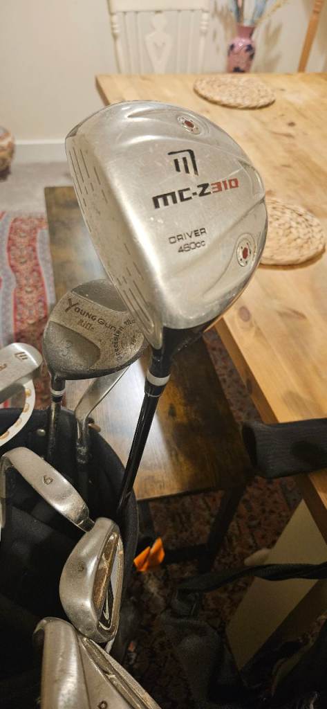 Nike golf set and bag.