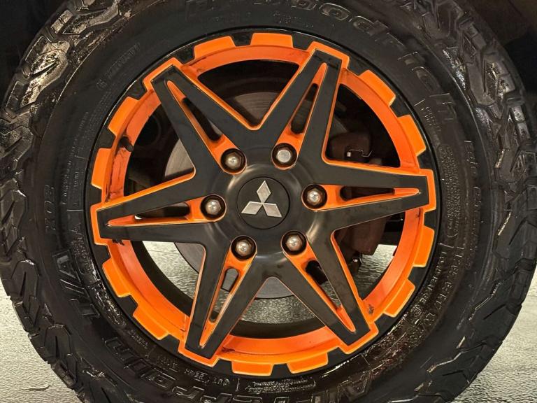 2018 Mitsubishi L200 2.4 L200 Barbarian SVP II DI-D Auto 4WD Pickup Diesel Automatic