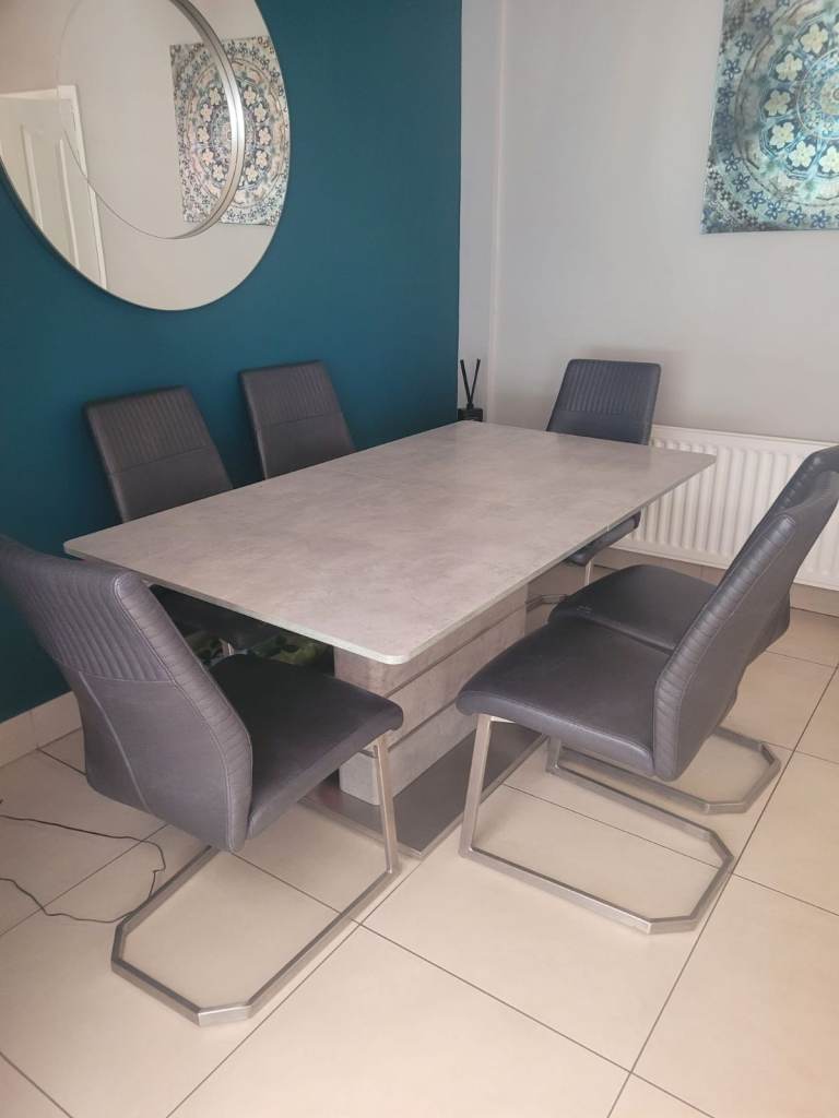 Modern Grey extendable Dining Table and 6 Chairs – Good Condition