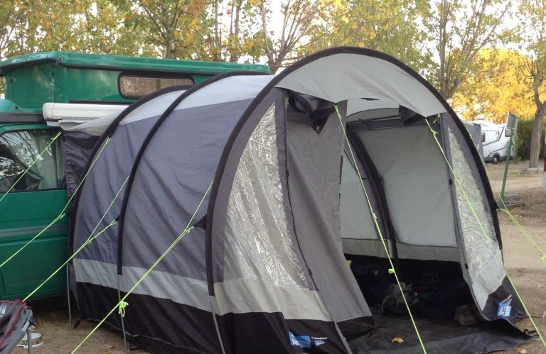 Drive away awning tent for VW camper van