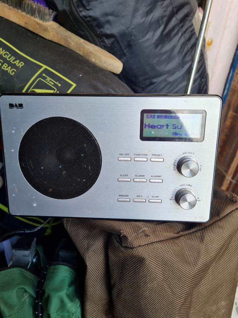 Dab radio