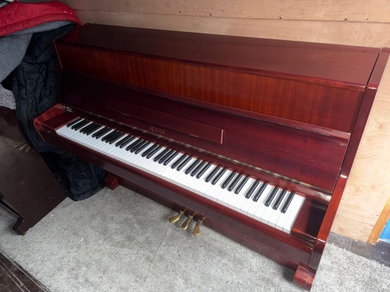 ROYALE FREE DELIVERY FREE STOOL TUNED 