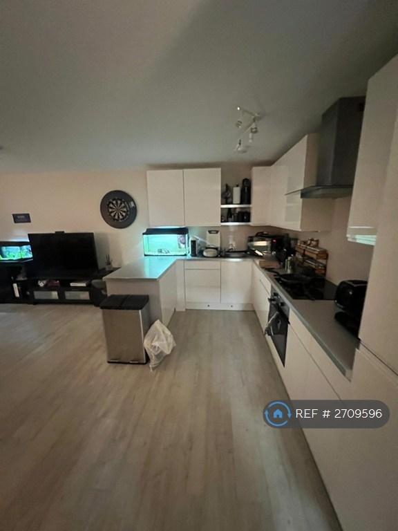 2 bedroom flat in Eltham High Street, London, SE9 (2 bed) (#2709596)