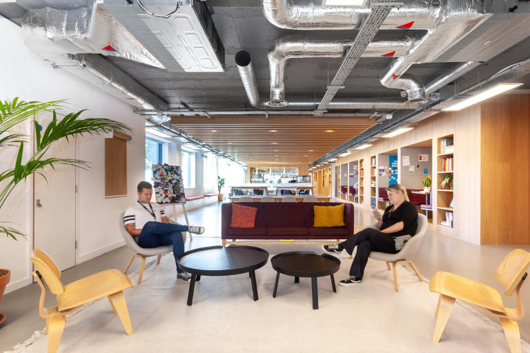 Birmingham - B3 3HN \ Private Office for 3 Workstations