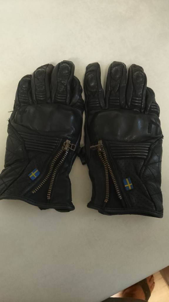 Halvarssons hoffors Black leather motorcycle bike gloves with Touch Screen Finger.