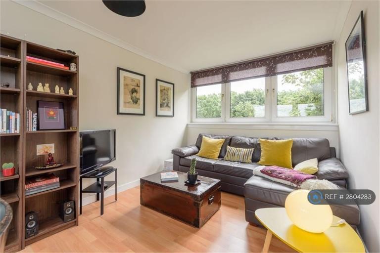 1 bedroom flat in Redbraes Grove, Edinburgh, EH7 (1 bed) (#2804283)