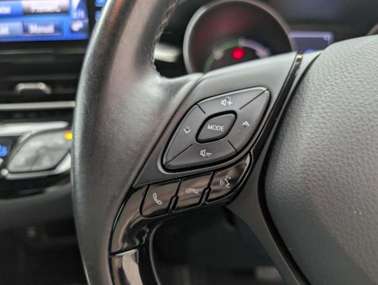  Toyota C-HR 1.8 VVT-h Design SUV 5dr Petrol Hybrid CVT Euro 6 (s/s) (122 ps) - HEATED S Petrol/E...