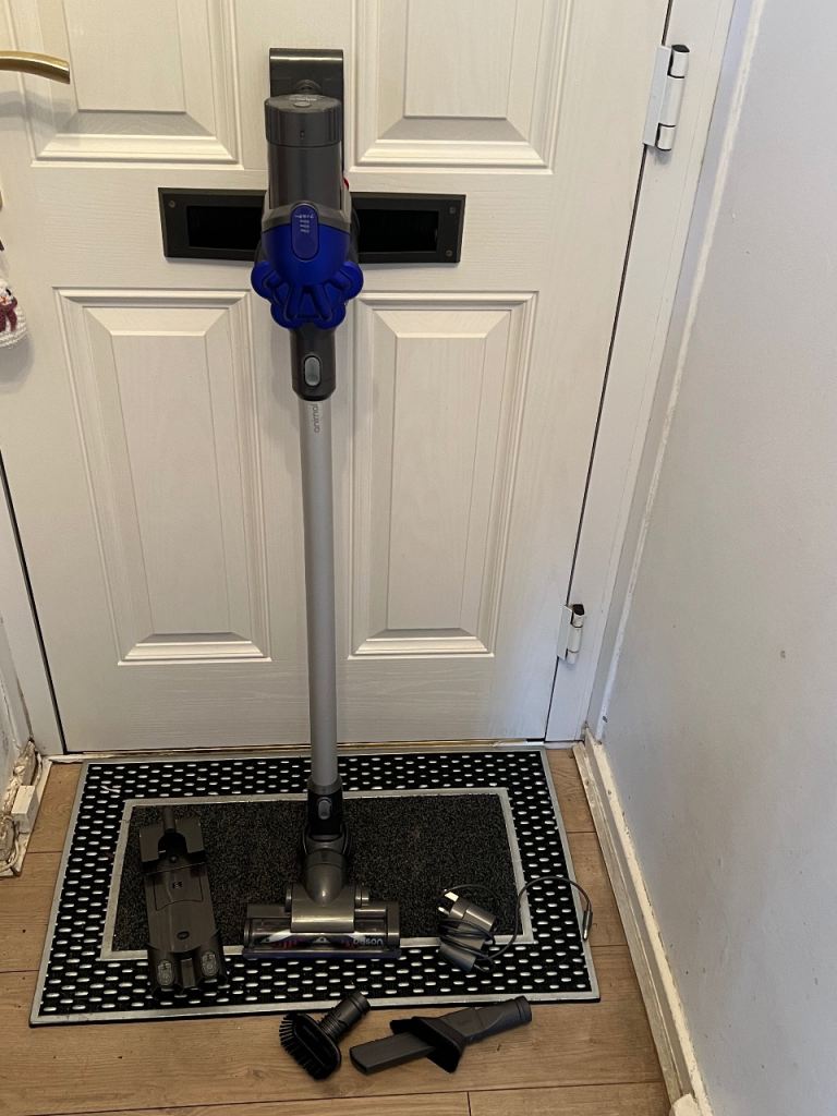 Dyson Animal/Multi Floor Cordless Vacuum Cleaner Good Suction 