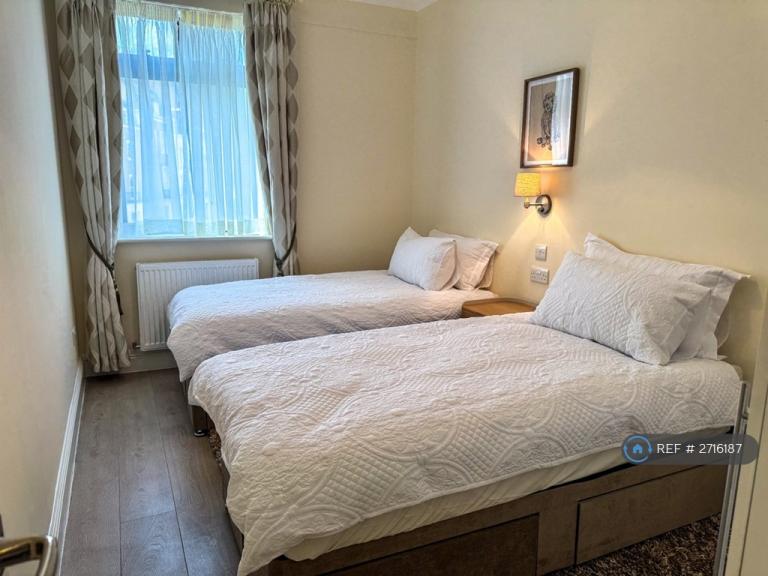 2 bedroom flat in Dudley Court, London, W1H (2 bed) (#2716187)